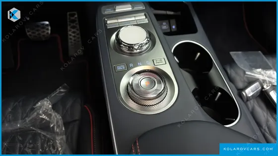GENESIS GV70 2.5T GASOLINE 2WD