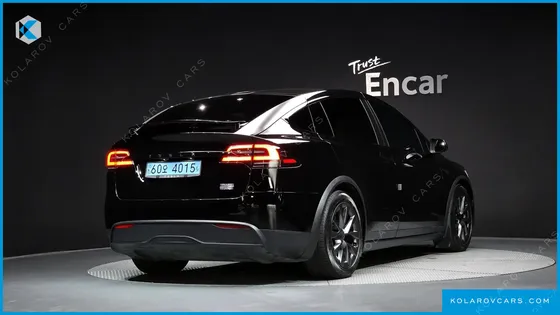 TESLA MODEL X PLAID