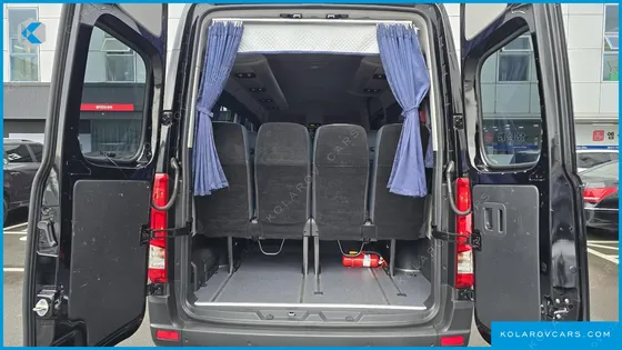 HYUNDAI SOLATI 16-SEATER