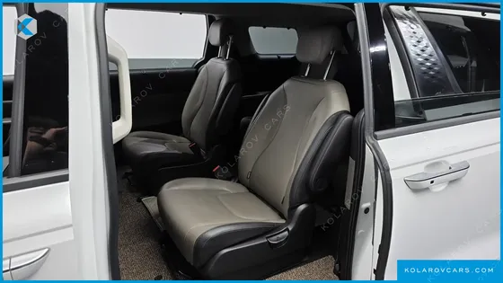 KIA CARNIVAL 9-SEATER NOBLESSE