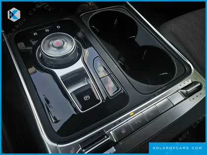 KIA CARNIVAL GASOLINE 9-SEATER NOBLESSE
