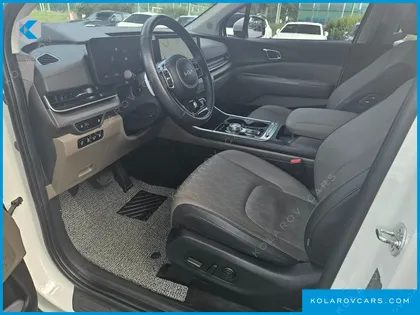 KIA CARNIVAL GASOLINE 9-SEATER NOBLESSE