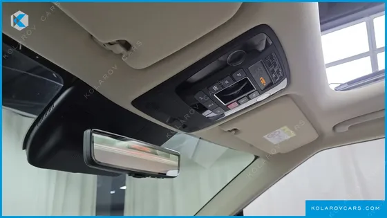 KIA CARNIVAL 9-SEATER SIGNATURE