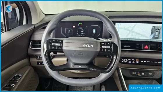 KIA CARNIVAL 7-SEATER OUTDOOR
