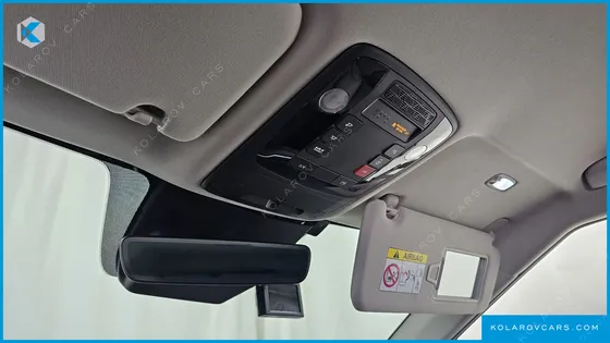KIA CARNIVAL 7-SEATER OUTDOOR