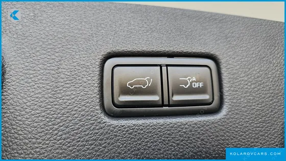 KIA CARNIVAL 7-SEATER OUTDOOR