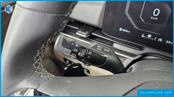 KIA CARNIVAL 7-SEATER OUTDOOR