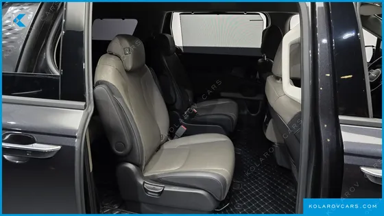 KIA CARNIVAL GASOLINE 9-SEATER GRAVITY