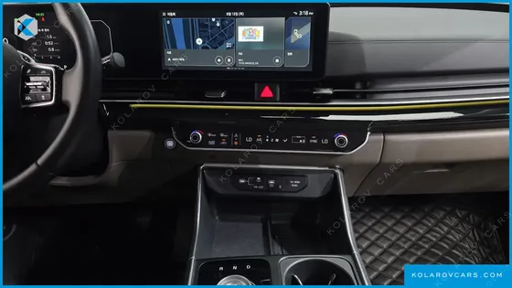 KIA CARNIVAL GASOLINE 9-SEATER GRAVITY