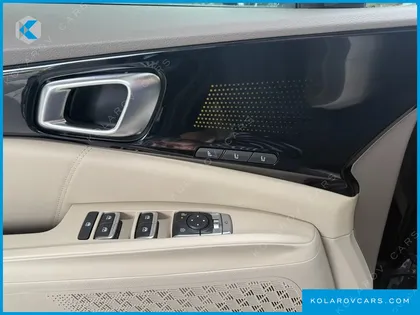 KIA CARNIVAL HEV 9-SEATER HI-LIMOUSINE