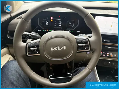 KIA CARNIVAL HEV 9-SEATER HI-LIMOUSINE