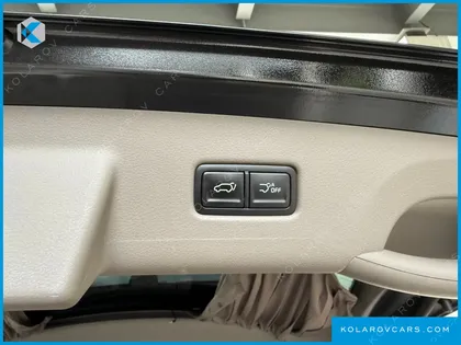 KIA CARNIVAL HEV 9-SEATER HI-LIMOUSINE