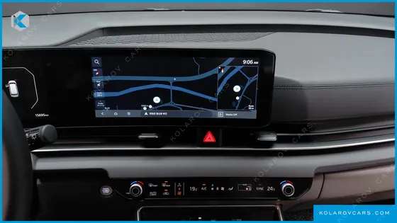 KIA CARNIVAL GASOLINE 9-SEATER NOBLESSE