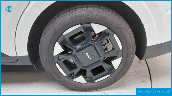 KIA CARNIVAL GASOLINE 9-SEATER NOBLESSE