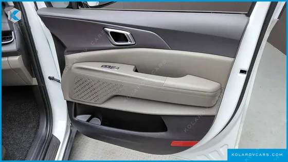 KIA CARNIVAL GASOLINE 9-SEATER NOBLESSE