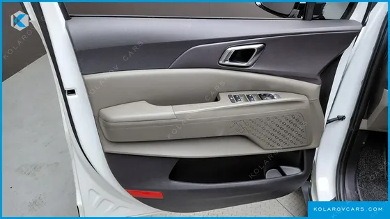 KIA CARNIVAL GASOLINE 9-SEATER NOBLESSE