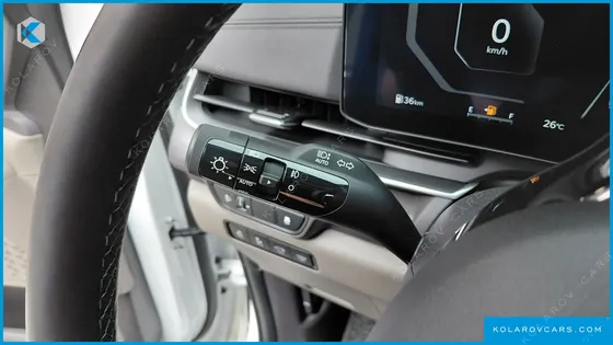 KIA CARNIVAL GASOLINE 9-SEATER NOBLESSE