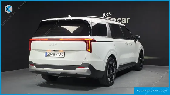 KIA CARNIVAL 9-SEATER PRESTIGE