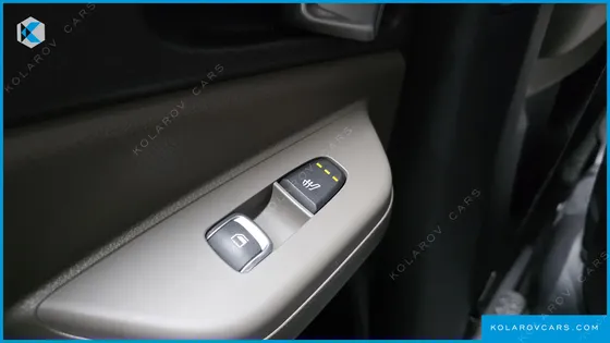 KIA CARNIVAL 9-SEATER PRESTIGE