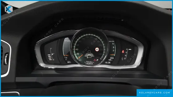 VOLVO V60 D4