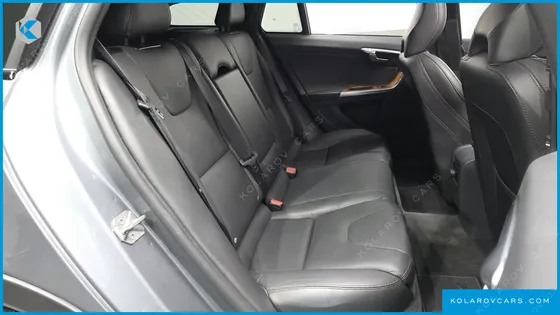 VOLVO V60 D4