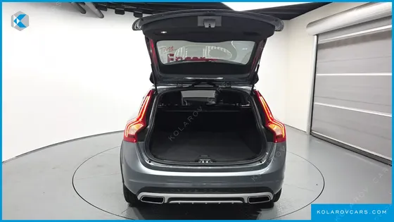 VOLVO V60 D4