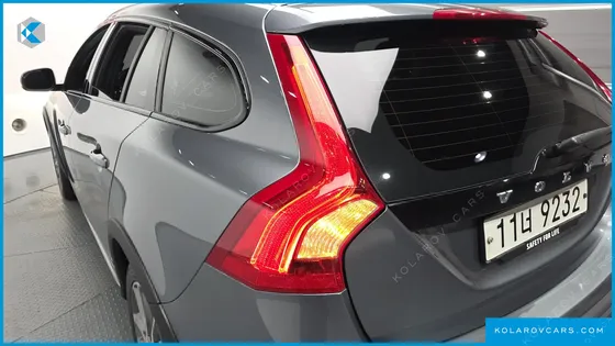 VOLVO V60 D4