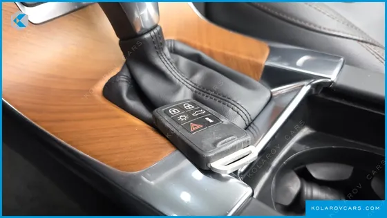VOLVO V60 D4