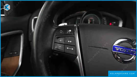 VOLVO V60 D4