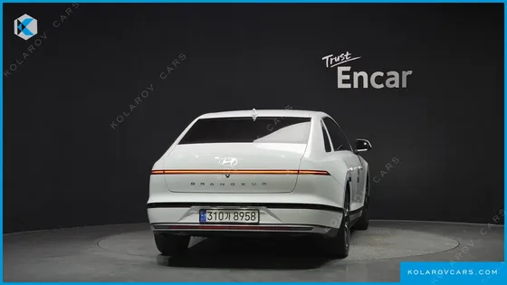 HYUNDAI GRANDEUR PREMIUM