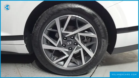 HYUNDAI GRANDEUR 2,5 GASOLINE 2WD