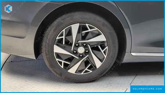 HYUNDAI GRANDEUR PREMIUM