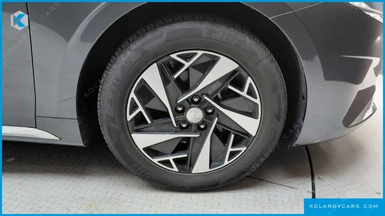 HYUNDAI GRANDEUR PREMIUM