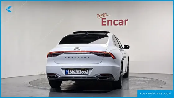 HYUNDAI GRANDEUR LE BLANC