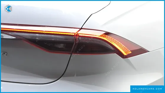 HYUNDAI GRANDEUR LE BLANC