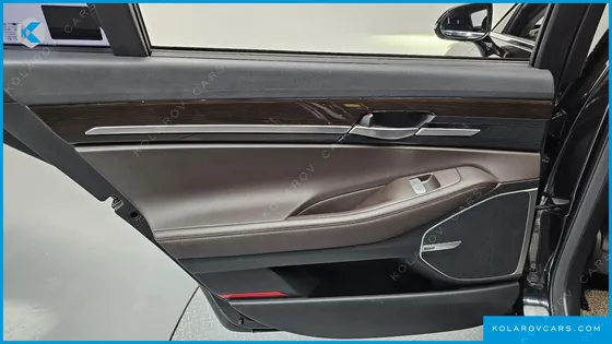 GENESIS EQ900 3.8 GDI AWD
