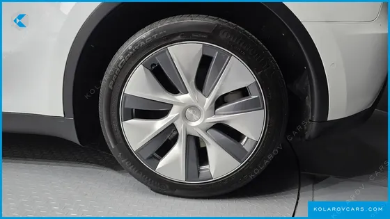 TESLA MODEL Y LONG RANGE AWD