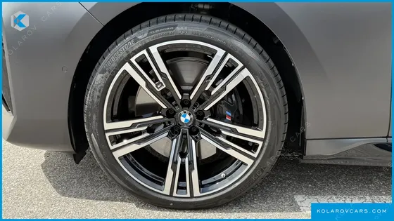BMW I7 XDRIVE 60 FREEZE SEOUL EDITION