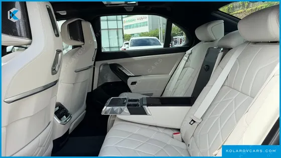 BMW I7 XDRIVE 60 FREEZE SEOUL EDITION
