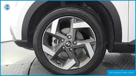 HYUNDAI VENUE 1,6 PREMIUM