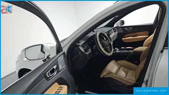 VOLVO XC60 T8 ULTRA BRIGHT