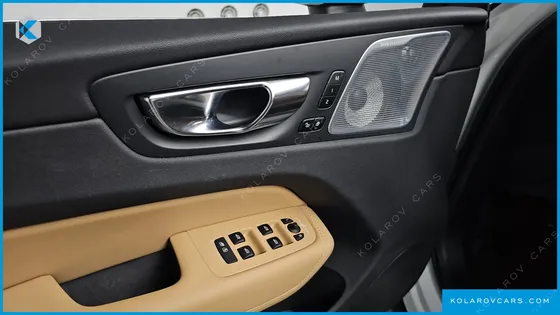 VOLVO XC60 T8 ULTRA BRIGHT