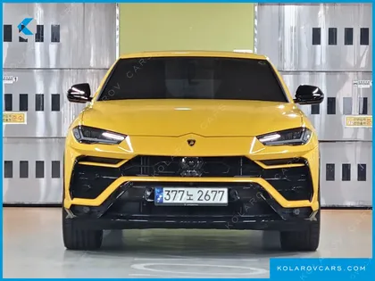 LAMBORGHINI URUS 4.0 V8