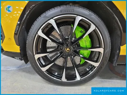 LAMBORGHINI URUS 4.0 V8