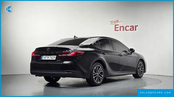TOYOTA CAMRY 2.5 XLE HYBRID