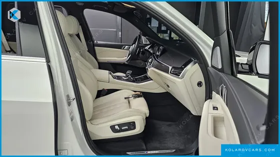 BMW X5 M50I