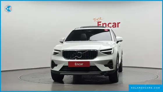 VOLVO XC40 B4 ULTIMATE BRIGHT