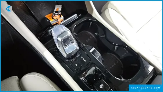 VOLVO XC40 B4 ULTIMATE BRIGHT