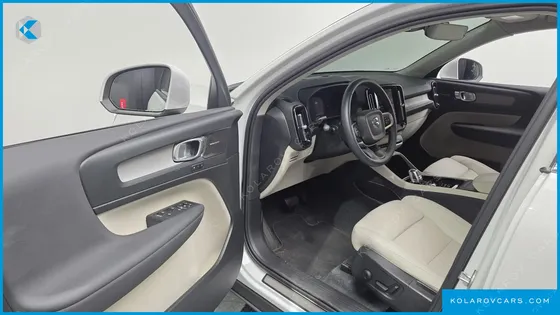 VOLVO XC40 B4 ULTIMATE BRIGHT