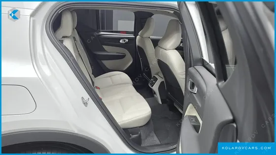 VOLVO XC40 B4 ULTIMATE BRIGHT